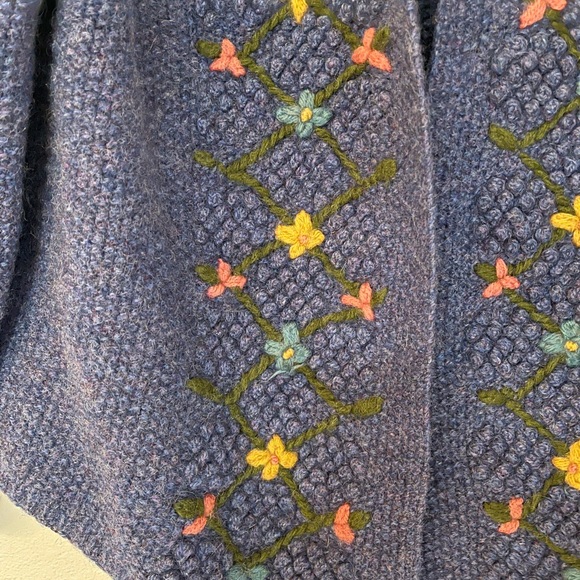 Handmade Open Grandma Open Cardigan - Picture 6 of 7